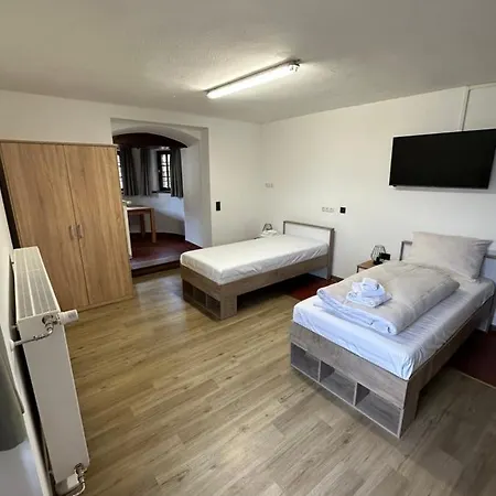 Apartment Gentilburg Und Gaertnerhaus